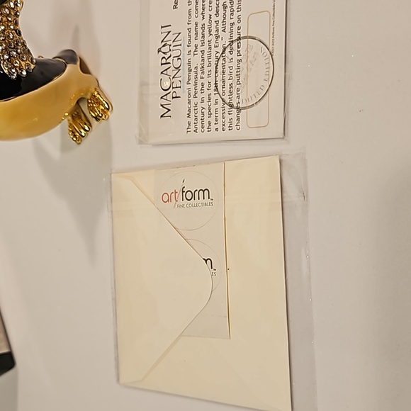 art form Limited Edition Macaroni Penguin Trinket Box Objet d' Art - Picture 10 of 15